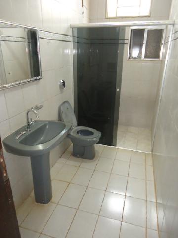 Alugar Casas / Padrão em Ribeirão Preto R$ 950,00 - Foto 2