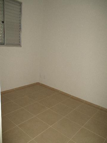 Alugar Apartamentos / Padrão em Ribeirão Preto R$ 600,00 - Foto 2