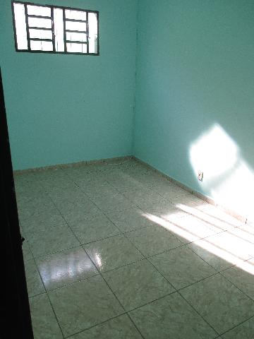 Alugar Casas / Padrão em Ribeirão Preto R$ 700,00 - Foto 7