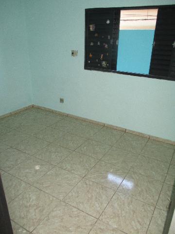 Alugar Casas / Padrão em Ribeirão Preto R$ 700,00 - Foto 5