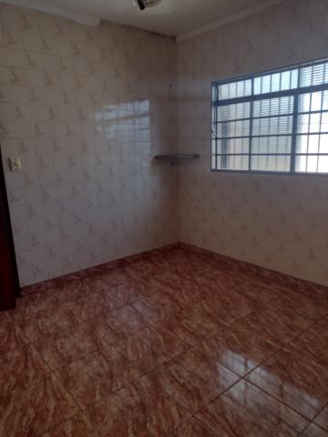 Alugar Casas / Padrão em Ribeirão Preto R$ 1.600,00 - Foto 11