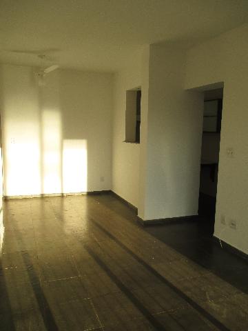 Alugar Apartamentos / Padrão em Ribeirão Preto R$ 800,00 - Foto 1