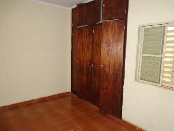 Alugar Casas / Padrão em Ribeirão Preto R$ 500,00 - Foto 14