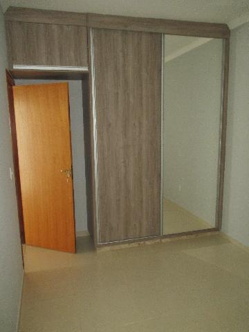 Alugar Apartamentos / Padrão em Ribeirão Preto R$ 1.350,00 - Foto 3