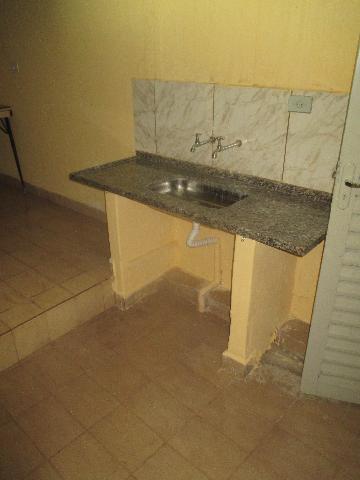 Alugar Casas / Padrão em Ribeirão Preto R$ 500,00 - Foto 3