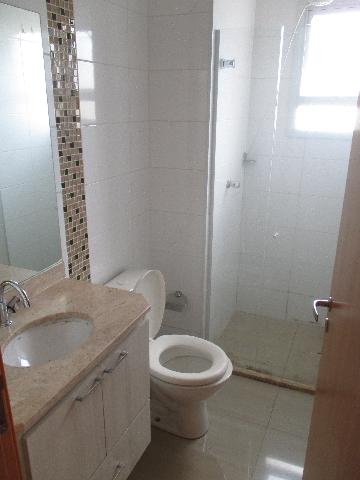 Alugar Apartamentos / Padrão em Ribeirão Preto R$ 1.400,00 - Foto 2