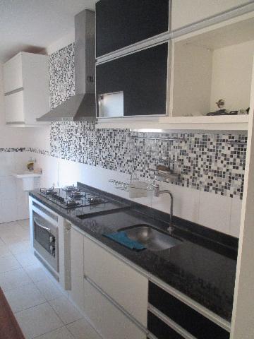 Alugar Apartamentos / Padrão em Ribeirão Preto R$ 900,00 - Foto 2