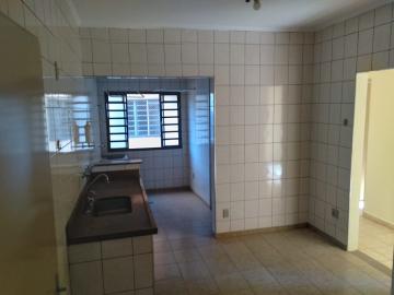 Alugar Apartamentos / Padrão em Ribeirão Preto R$ 750,00 - Foto 3