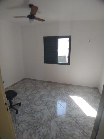 Alugar Apartamentos / Padrão em Ribeirão Preto R$ 950,00 - Foto 4