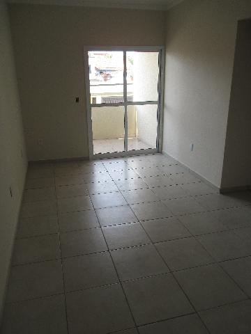 Alugar Apartamentos / Padrão em Ribeirão Preto R$ 1.200,00 - Foto 1