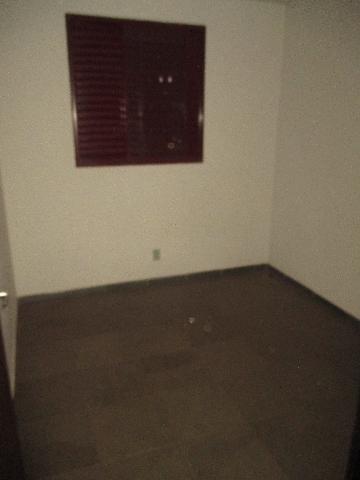 Alugar Apartamentos / Padrão em Ribeirão Preto R$ 900,00 - Foto 2