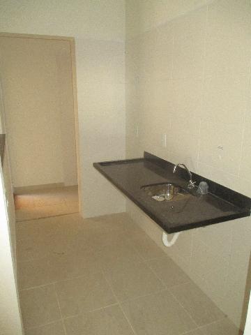 Alugar Apartamentos / Padrão em Ribeirão Preto R$ 800,00 - Foto 4