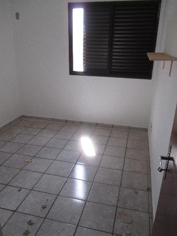 Alugar Apartamentos / Padrão em Ribeirão Preto R$ 800,00 - Foto 3