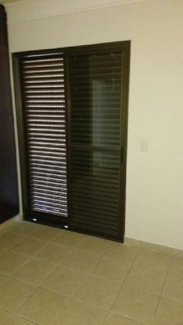 Alugar Apartamentos / Padrão em Ribeirão Preto R$ 850,00 - Foto 2