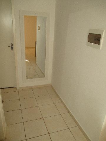 Alugar Apartamentos / Padrão em Ribeirão Preto R$ 800,00 - Foto 4