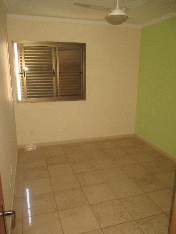 Alugar Apartamentos / Padrão em Ribeirão Preto R$ 1.800,00 - Foto 7