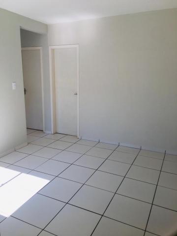 Alugar Apartamentos / Padrão em Ribeirão Preto R$ 800,00 - Foto 4