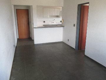 Alugar Apartamentos / Padrão em Ribeirão Preto R$ 600,00 - Foto 1