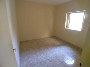 Alugar Casas / Padrão em Ribeirão Preto R$ 600,00 - Foto 3