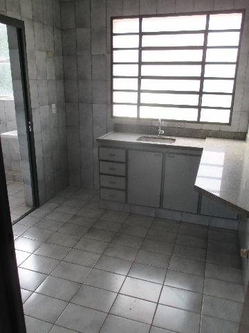 Alugar Apartamentos / Padrão em Ribeirão Preto R$ 750,00 - Foto 2