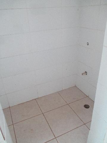 Alugar Apartamentos / Padrão em Ribeirão Preto R$ 1.000,00 - Foto 5