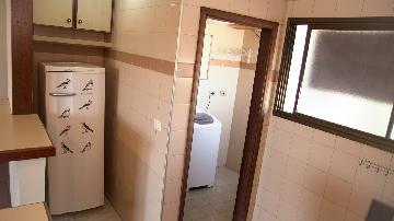 Alugar Apartamentos / Padrão em Ribeirão Preto R$ 900,00 - Foto 2