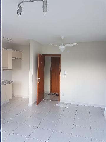 Alugar Apartamentos / Padrão em Bonfim Paulista R$ 900,00 - Foto 2