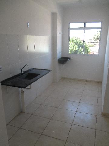 Alugar Apartamentos / Padrão em Ribeirão Preto R$ 650,00 - Foto 2