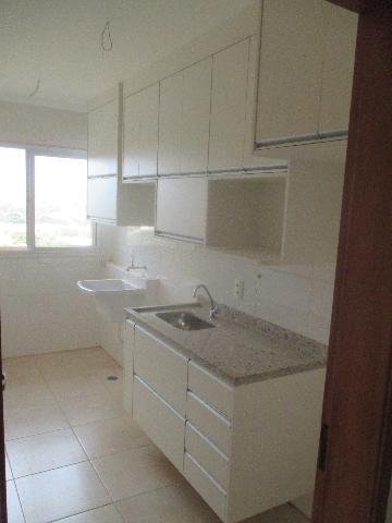 Alugar Apartamentos / Padrão em Ribeirão Preto R$ 1.100,00 - Foto 3