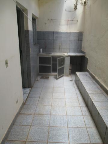 Alugar Casas / Padrão em Ribeirão Preto R$ 650,00 - Foto 6