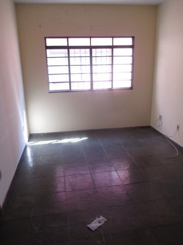 Alugar Apartamentos / Padrão em Ribeirão Preto R$ 670,00 - Foto 2