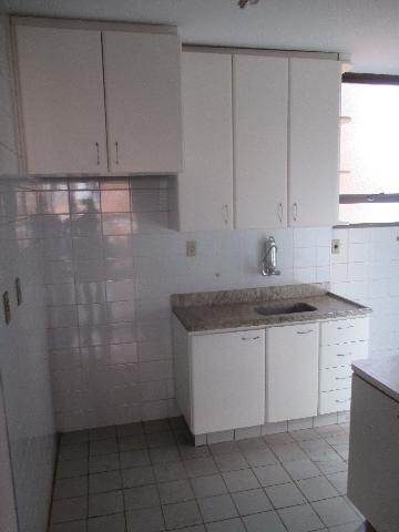 Alugar Apartamentos / Padrão em Ribeirão Preto R$ 700,00 - Foto 2