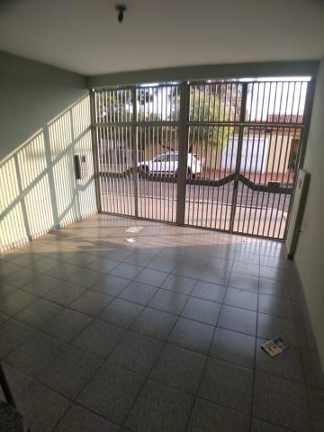 Alugar Casas / Padrão em Ribeirão Preto R$ 1.300,00 - Foto 2