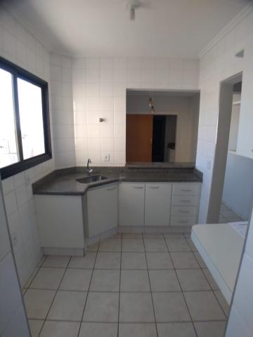 Alugar Apartamentos / Padrão em Ribeirão Preto R$ 750,00 - Foto 3