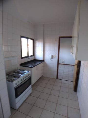 Alugar Apartamentos / Padrão em Ribeirão Preto R$ 850,00 - Foto 4