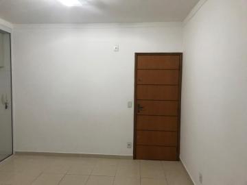 Alugar Apartamentos / Padrão em Ribeirão Preto R$ 900,00 - Foto 1