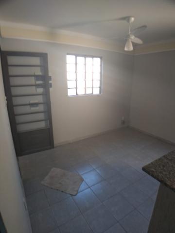 Comprar Casas / Padrão em Ribeirão Preto R$ 195.000,00 - Foto 3