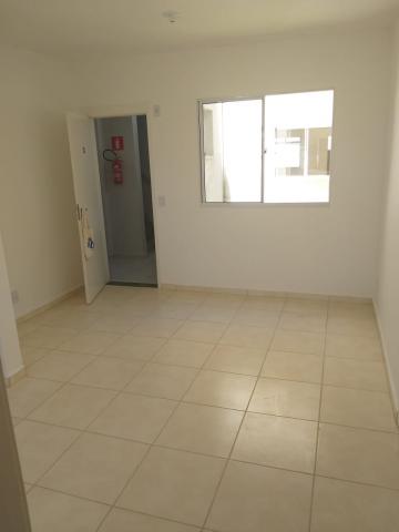 Alugar Apartamentos / Padrão em Ribeirão Preto R$ 800,00 - Foto 1