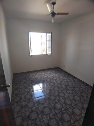 Alugar Apartamentos / Padrão em Ribeirão Preto R$ 600,00 - Foto 9