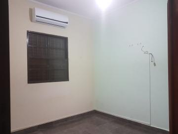 Alugar Casas / Padrão em Ribeirão Preto R$ 1.700,00 - Foto 9