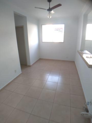 Alugar Apartamentos / Padrão em Ribeirão Preto R$ 700,00 - Foto 3