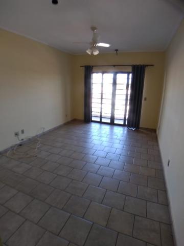 Alugar Apartamentos / Padrão em Ribeirão Preto R$ 980,00 - Foto 1