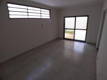 Alugar Casas / Padrão em Ribeirão Preto R$ 1.500,00 - Foto 4