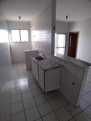 Alugar Apartamentos / Padrão em Ribeirão Preto R$ 630,00 - Foto 4