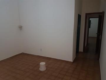 Alugar Casas / Padrão em Ribeirão Preto R$ 870,00 - Foto 5