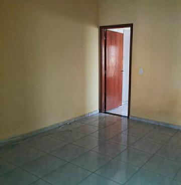 Alugar Casas / Padrão em Ribeirão Preto R$ 1.200,00 - Foto 2