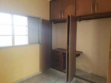 Alugar Casas / Padrão em Ribeirão Preto R$ 1.200,00 - Foto 3