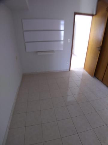 Alugar Apartamentos / Padrão em Ribeirão Preto R$ 750,00 - Foto 4
