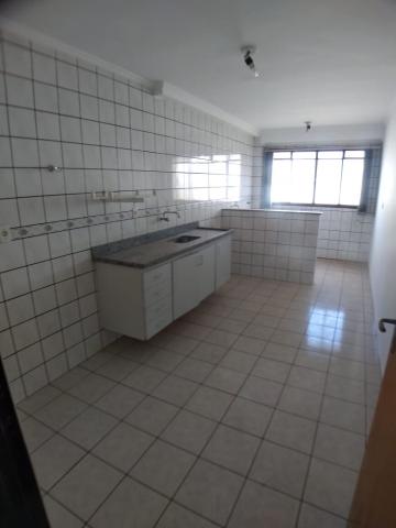 Alugar Apartamentos / Padrão em Ribeirão Preto R$ 720,00 - Foto 3