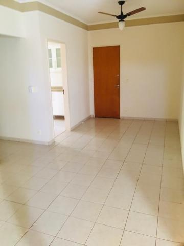 Alugar Apartamentos / Padrão em Ribeirão Preto R$ 900,00 - Foto 2